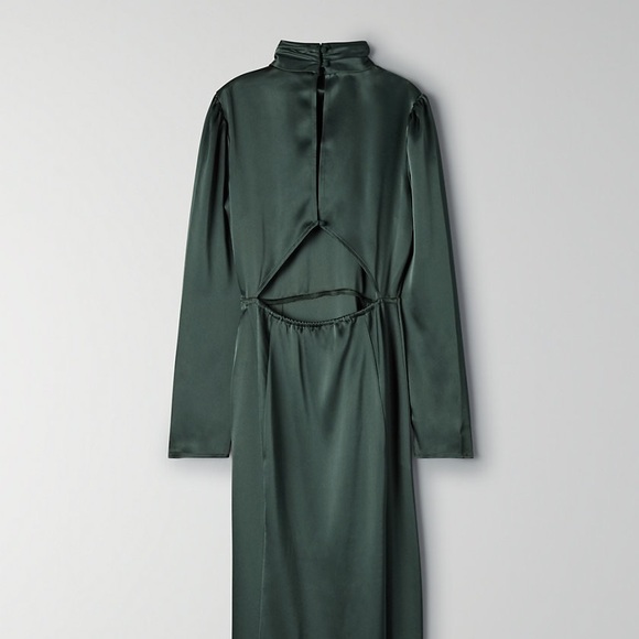Aritzia Dresses & Skirts - BRAND NEW Aritzia Wilfred Baja Dress